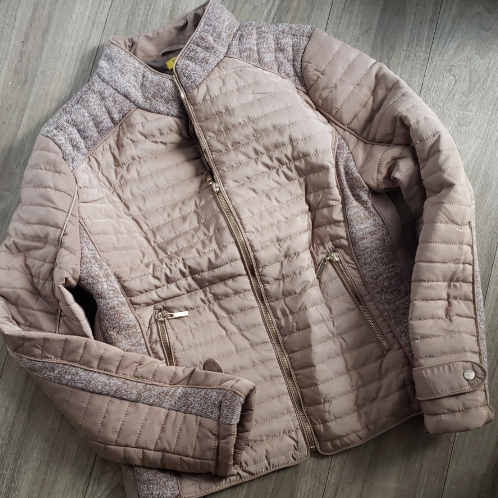 Nude quilted Jacket with gold accents - Picture 1 of 6